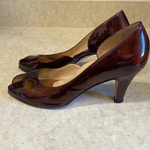Anyi Lu Brown Handmade in Italy Patent Leather Peep Toe Pump - Picture 5 of 8